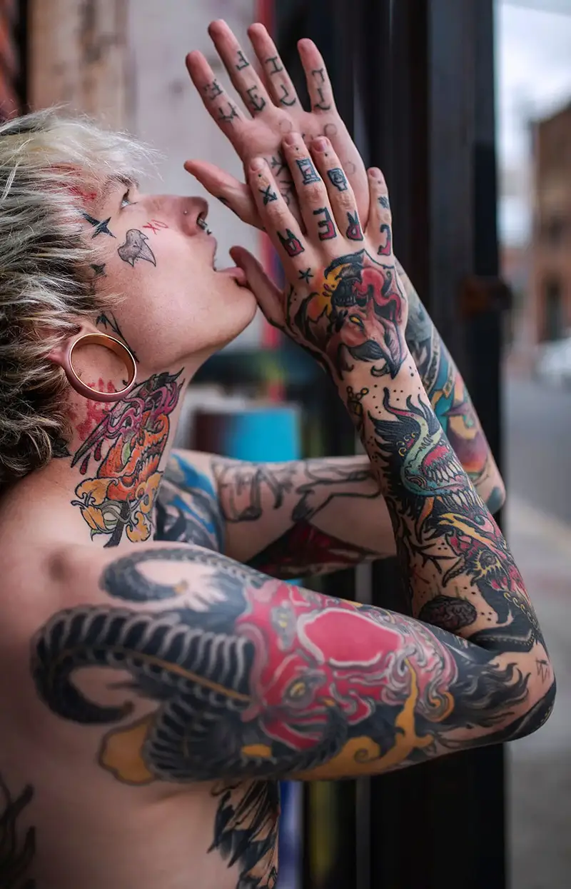 پیرسینگ گوش حلقه گوش تاتوی بدن